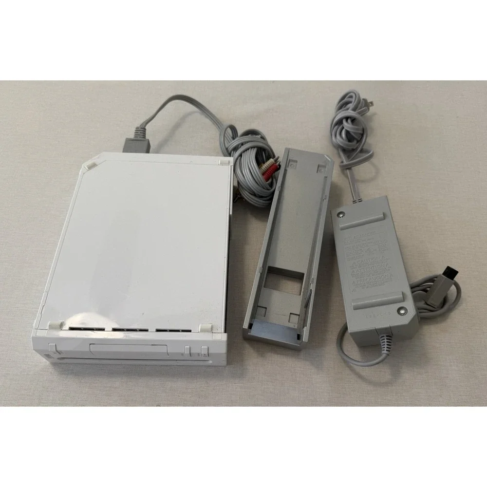 Nintendo Wii Console RVL-001 White Bundle Cords Dock Untested